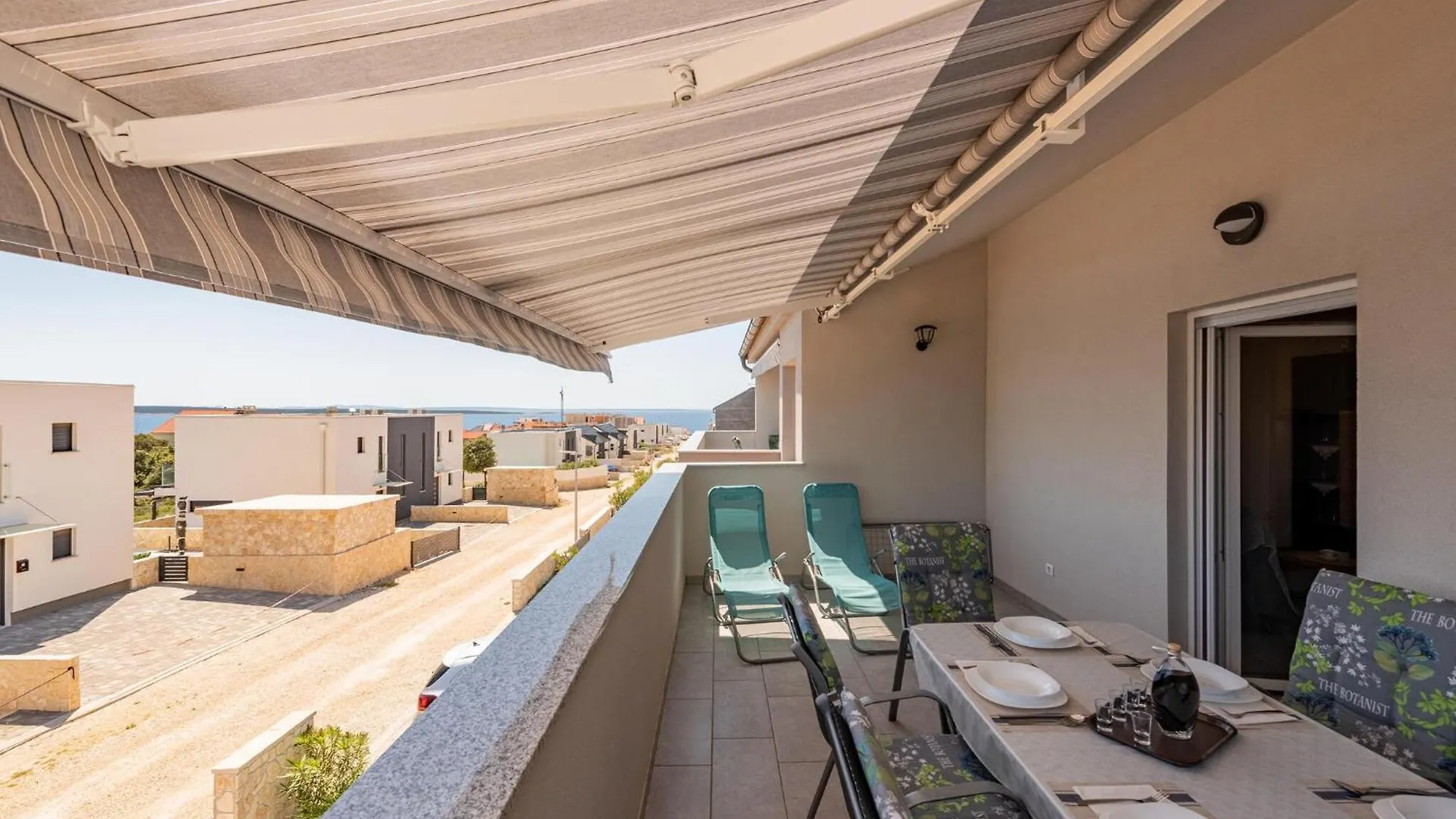 3 Bedroom Lovely Apartment In Mandre Croatia