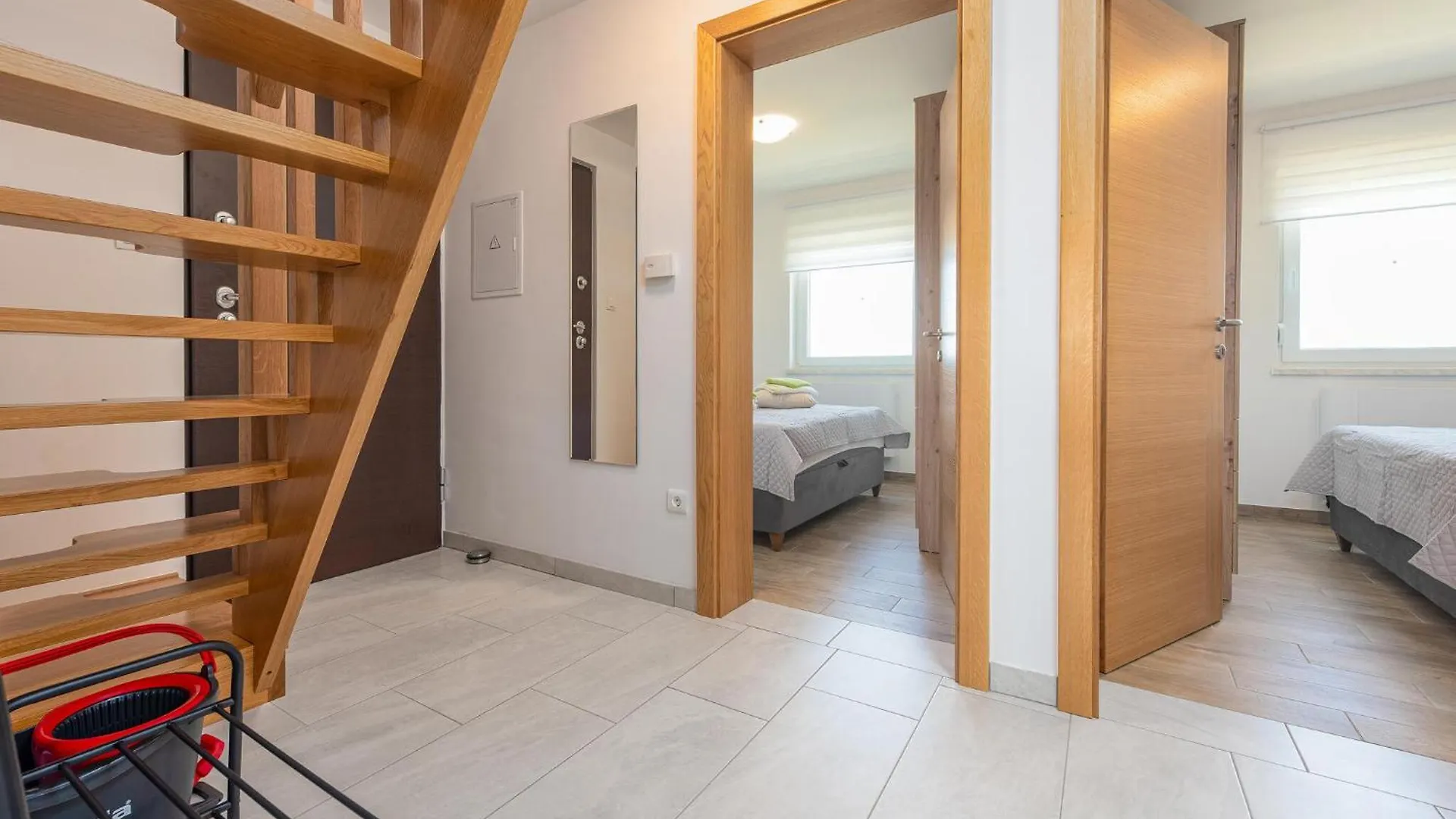 3 Bedroom Lovely Apartment In Mandre Croatia